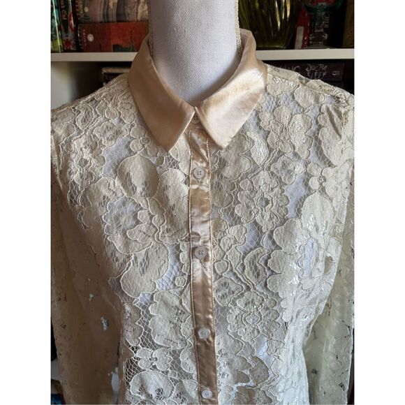 Revolve Line & Dot Lace Button Up Top - Picture 5 of 6